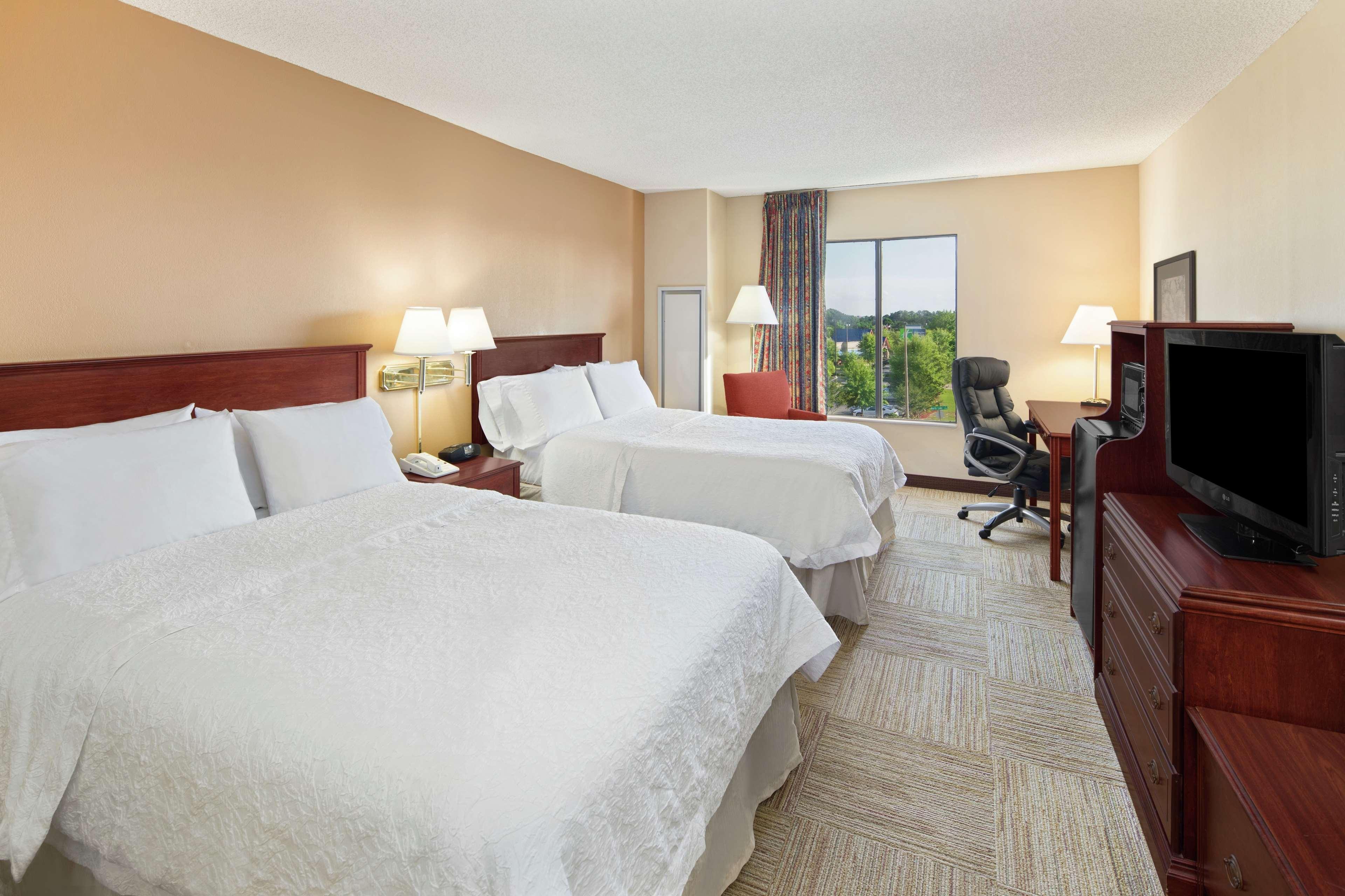 Hampton Inn Columbus-North Exteriör bild