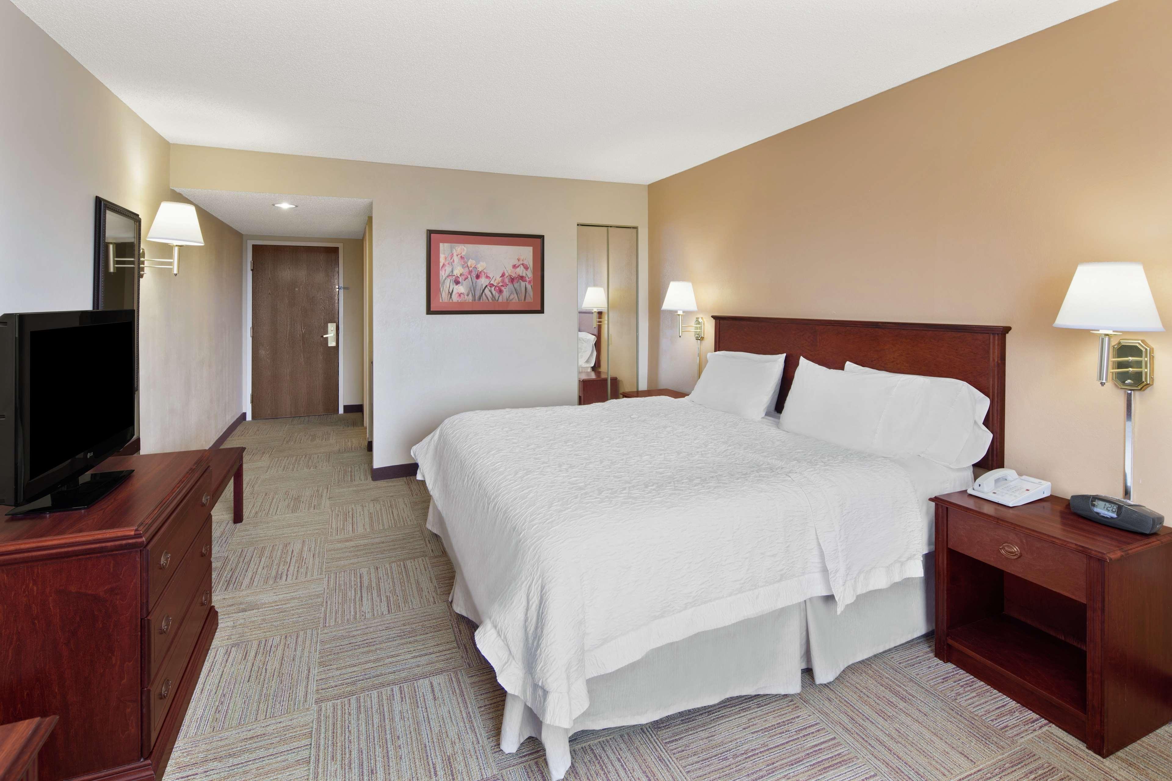 Hampton Inn Columbus-North Exteriör bild
