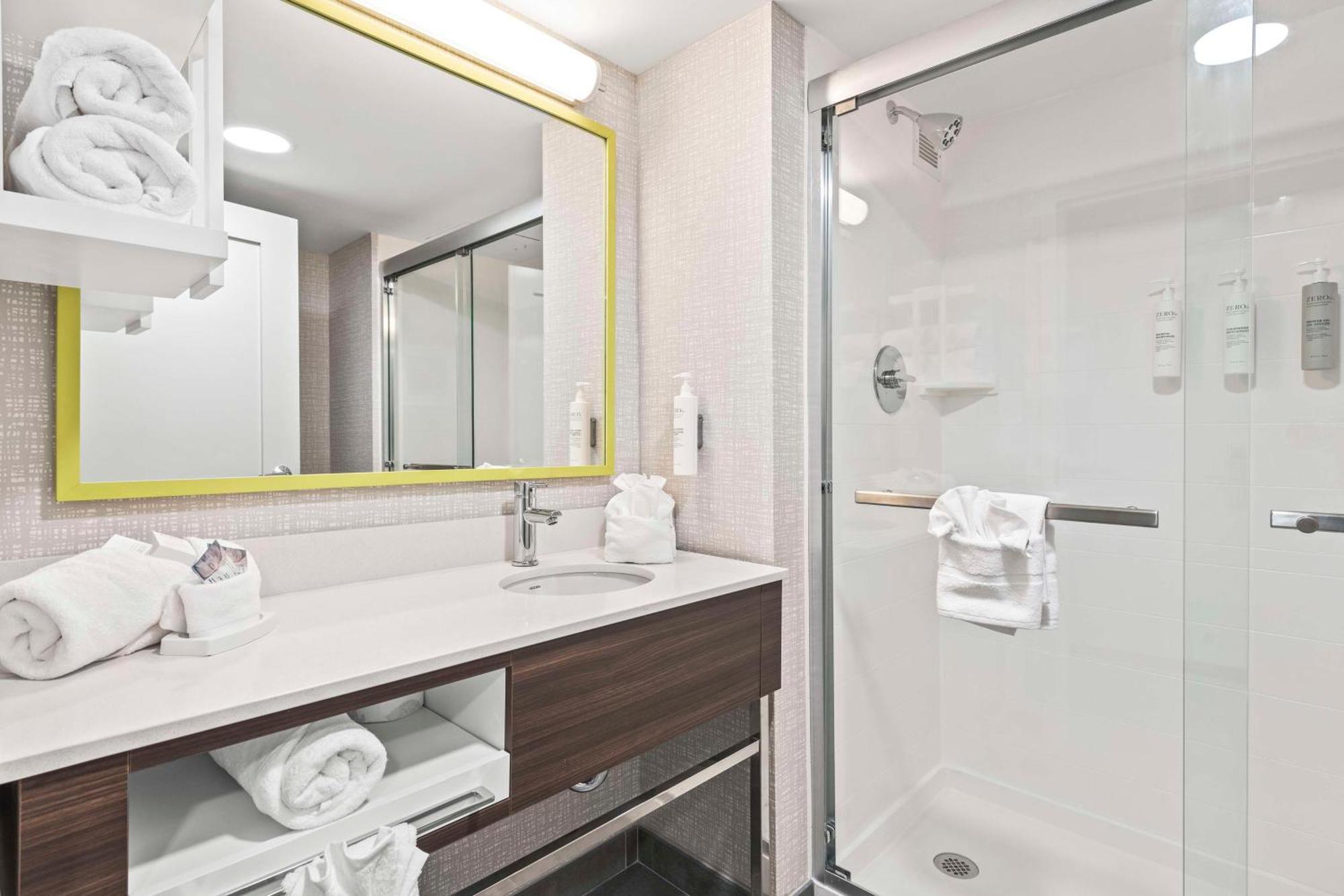 Hampton Inn Columbus-North Exteriör bild