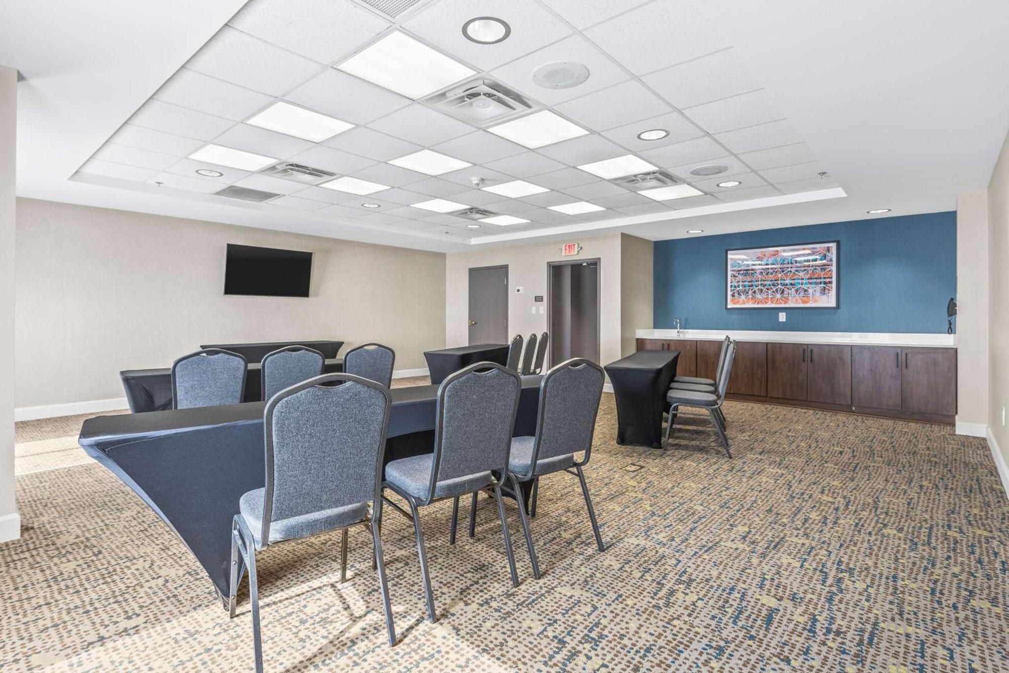 Hampton Inn Columbus-North Exteriör bild