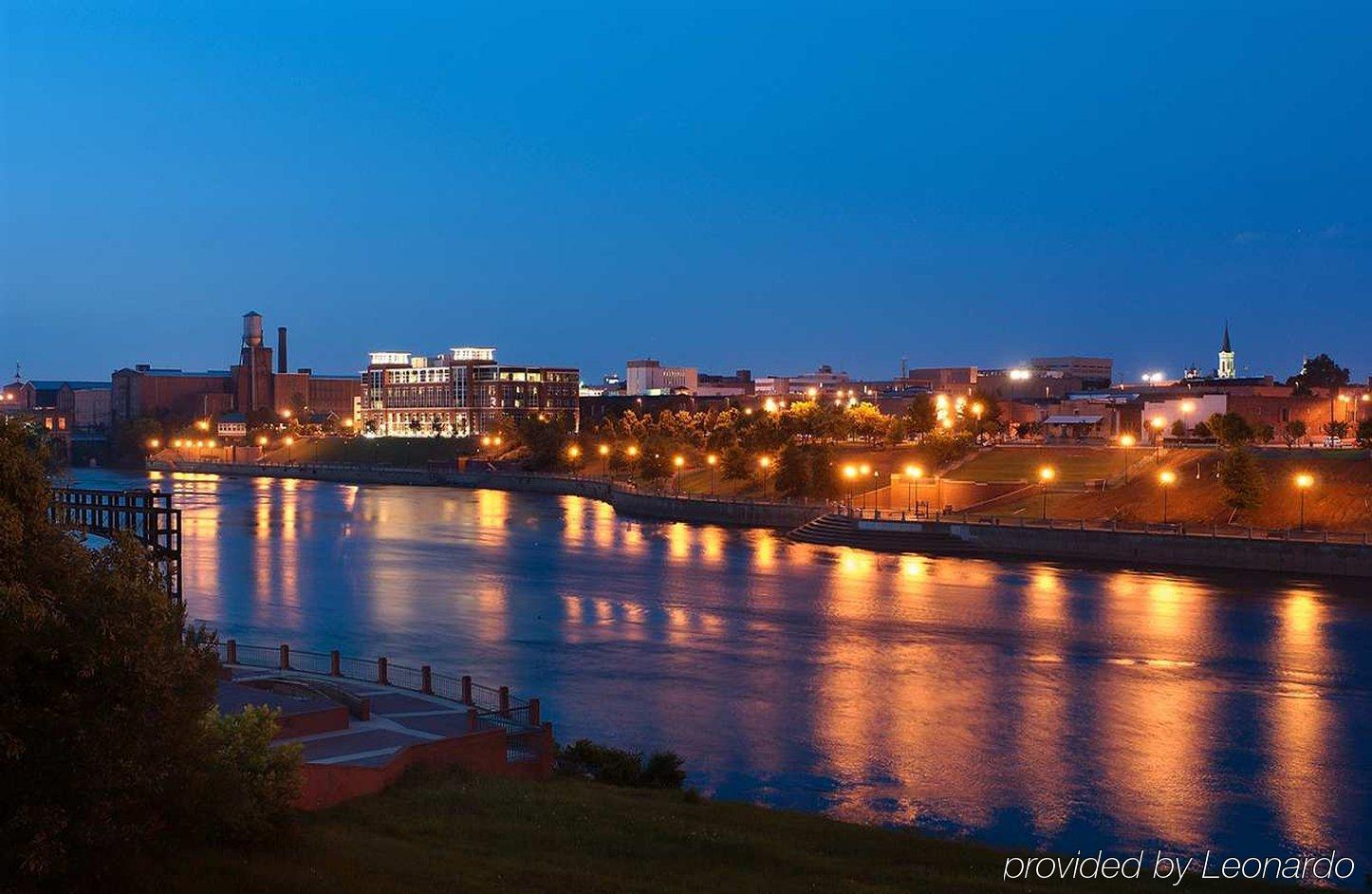 Hampton Inn Columbus-North Exteriör bild