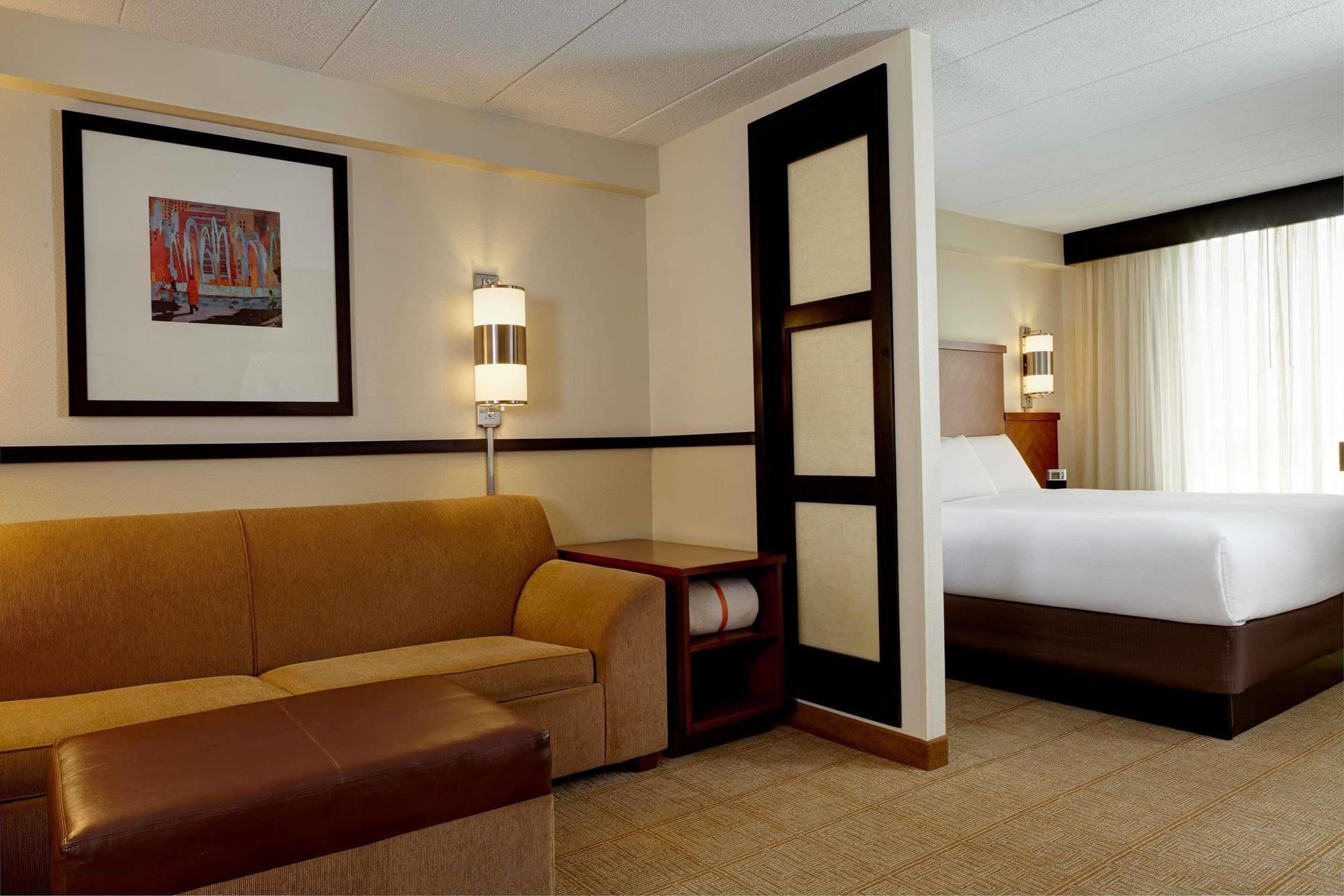 Hampton Inn Columbus-North Exteriör bild